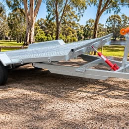 4.8M × 2M – 3.2T GALVANISED HYDRAULIC TILT CAR TRAILER - Image 13