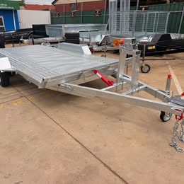 4.8M × 2M – 3.2T GALVANISED HYDRAULIC TILT CAR TRAILER - Image 10