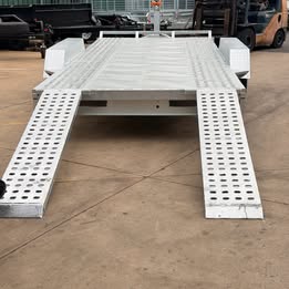 4.8M × 2M – 3.2T GALVANISED HYDRAULIC TILT CAR TRAILER - Image 2